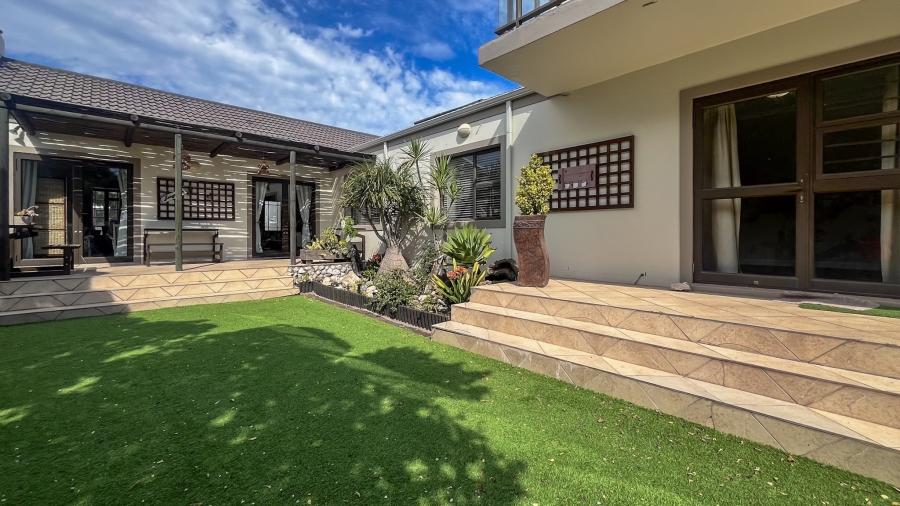 To Let 4 Bedroom Property for Rent in Country Club Western Cape